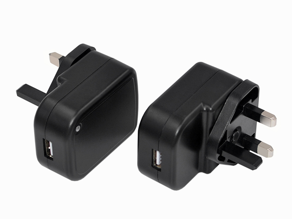 multi plug universal travel charger 4 international plugs adaptor
